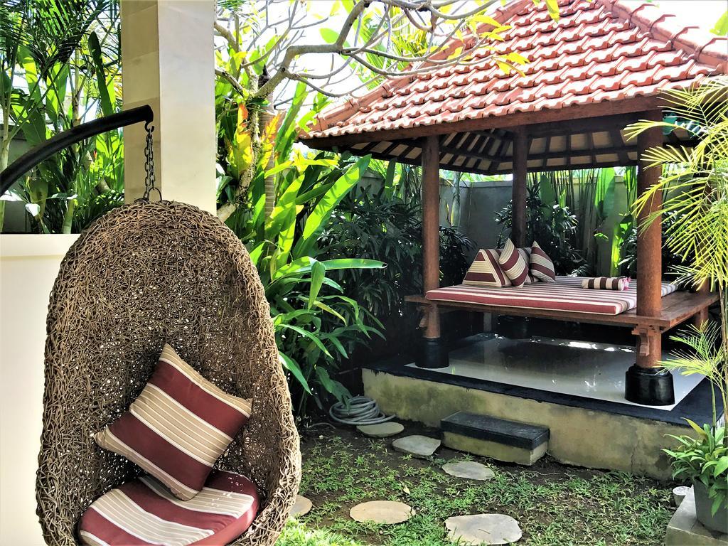 Rumah Indah Villa Seminyak Værelse billede